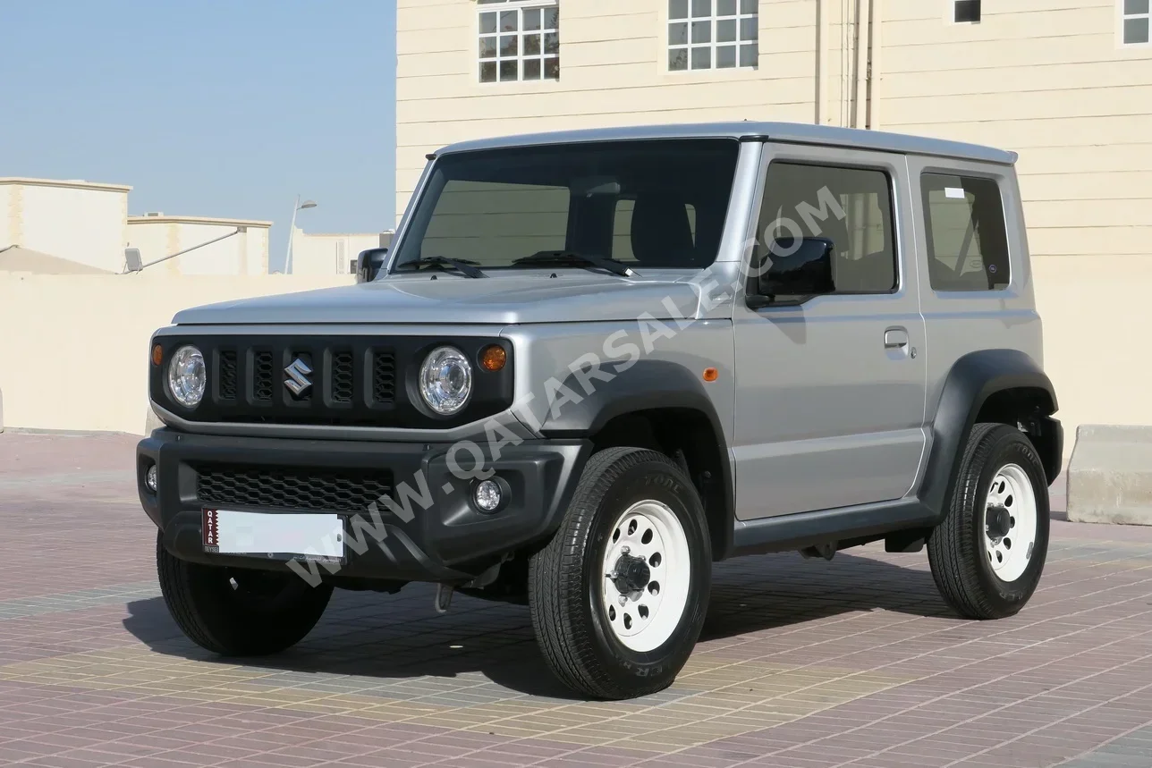 سوزوكي  جمني  2024  اوتوماتيك  15,000 كم  4 سلندر  دفع رباعي  اس يو في  فضي  تحت الضمان