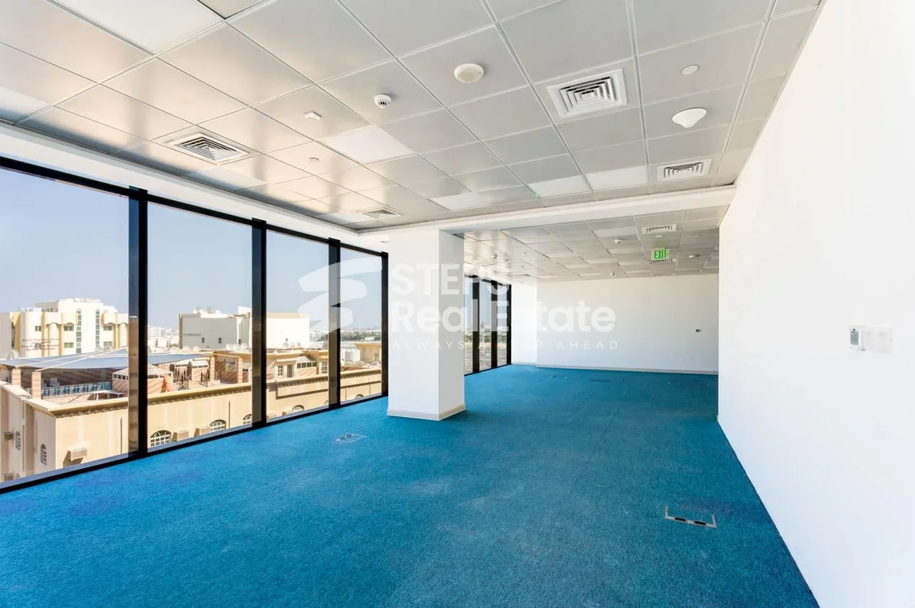 مكاتب تجارية - غير مفروشة  - الدوحة  - أم غويلينة