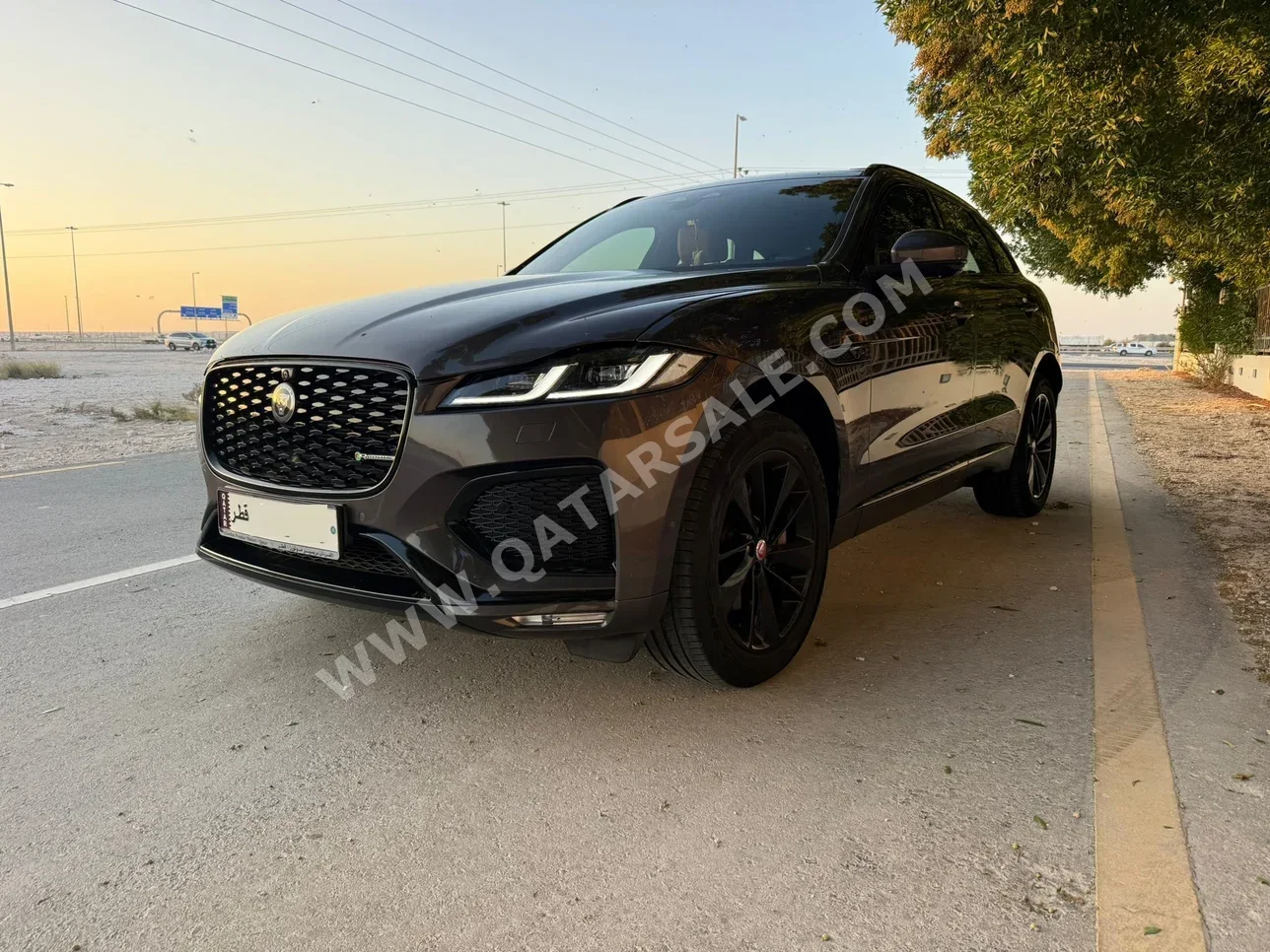 Jaguar F-Pace 2021 Automatic 98,000 Km 4 Cylinder Four Wheel Drive (4WD) SUV Gray