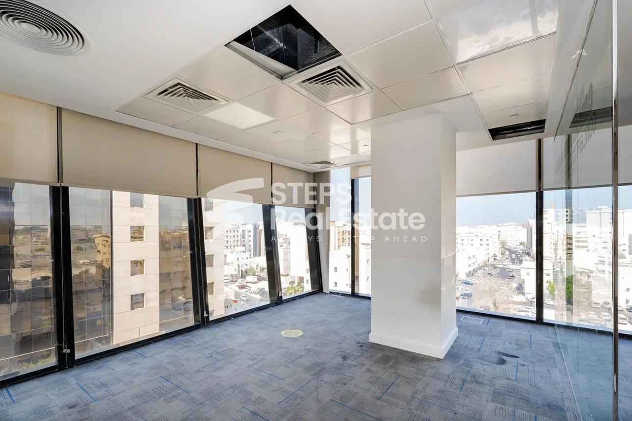 مكاتب تجارية - غير مفروشة  - الدوحة  - أم غويلينة