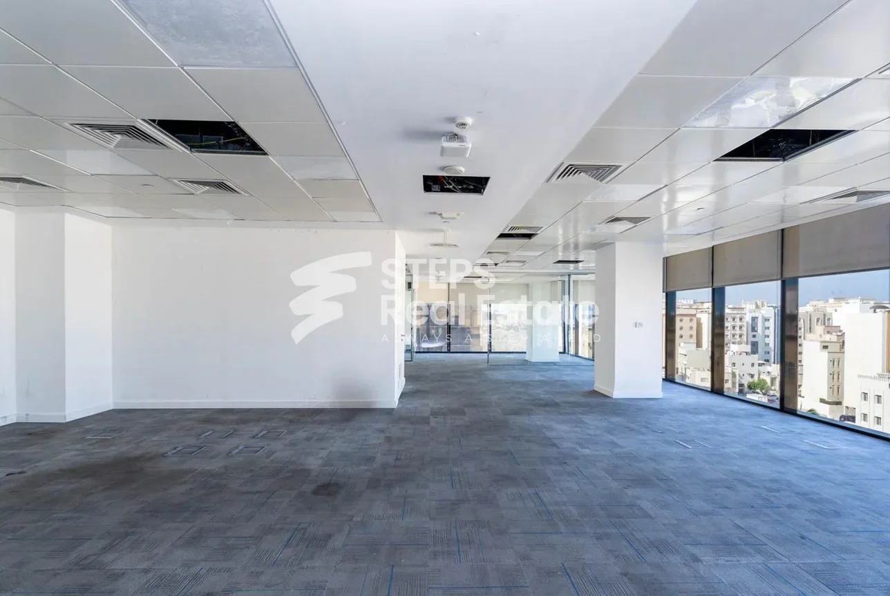 مكاتب تجارية - غير مفروشة  - الدوحة  - أم غويلينة