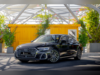 اودي  أي 8  ال 55 تي اف اس اي  2024  اوتوماتيك  34,000 كم  6 سلندر  دفع كلي مستمر  سيدان  أسود  تحت الضمان