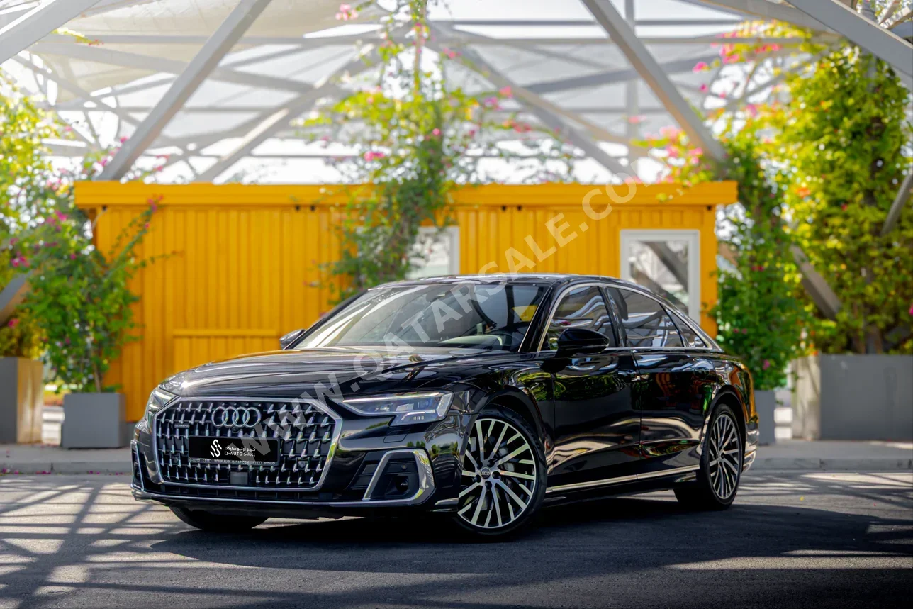 اودي أي 8 ال 55 تي اف اس اي 2024 اوتوماتيك 34,000 كم 6 سلندر دفع كلي مستمر سيدان أسود تحت الضمان