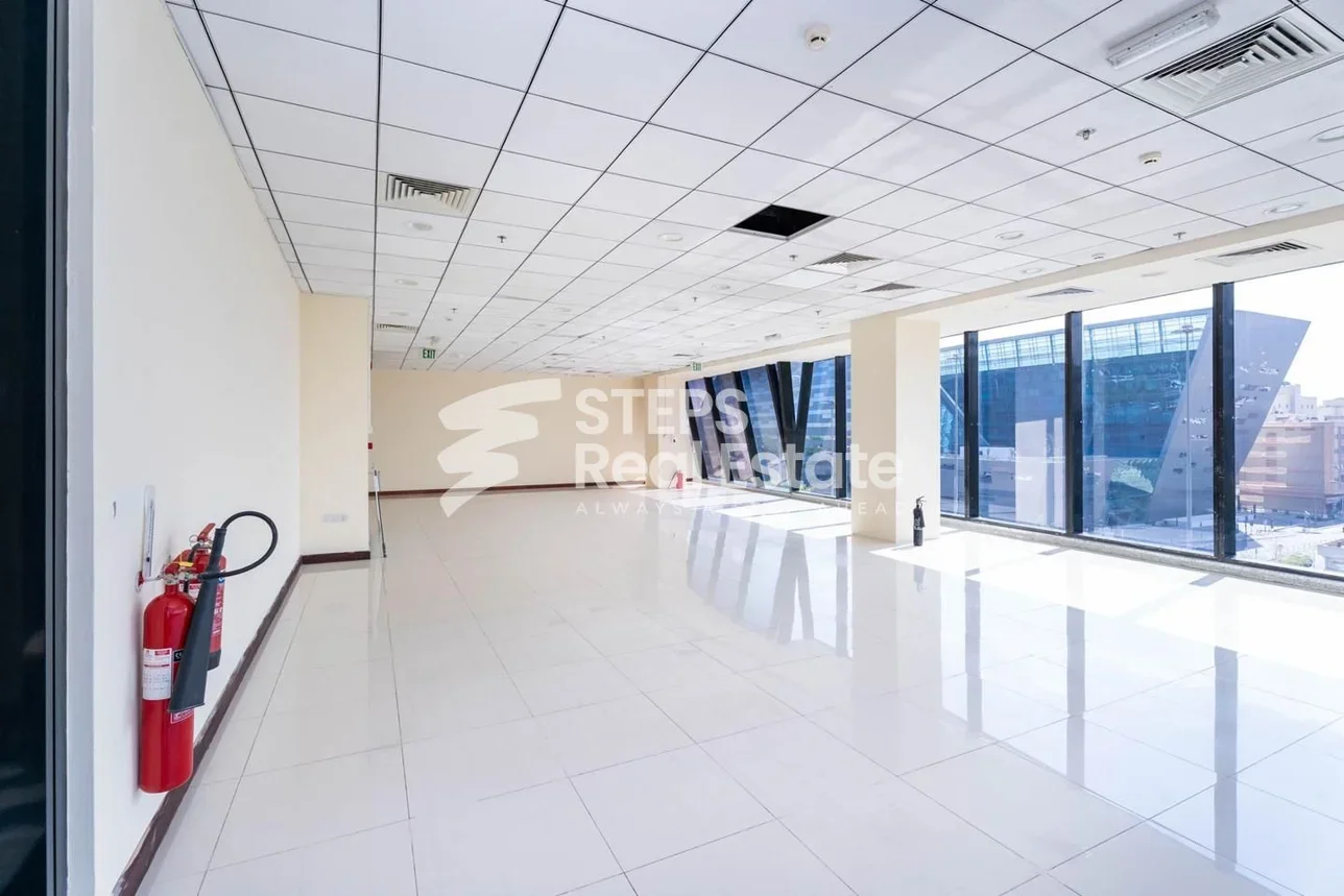 مكاتب تجارية - غير مفروشة  - الدوحة  - أم غويلينة