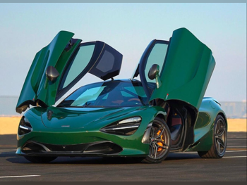 ماكلارين 720 اس 2018 اوتوماتيك 33,000 كم 8 سلندر دفع خلفي كوبيه \ سبورت أخضر تحت الضمان