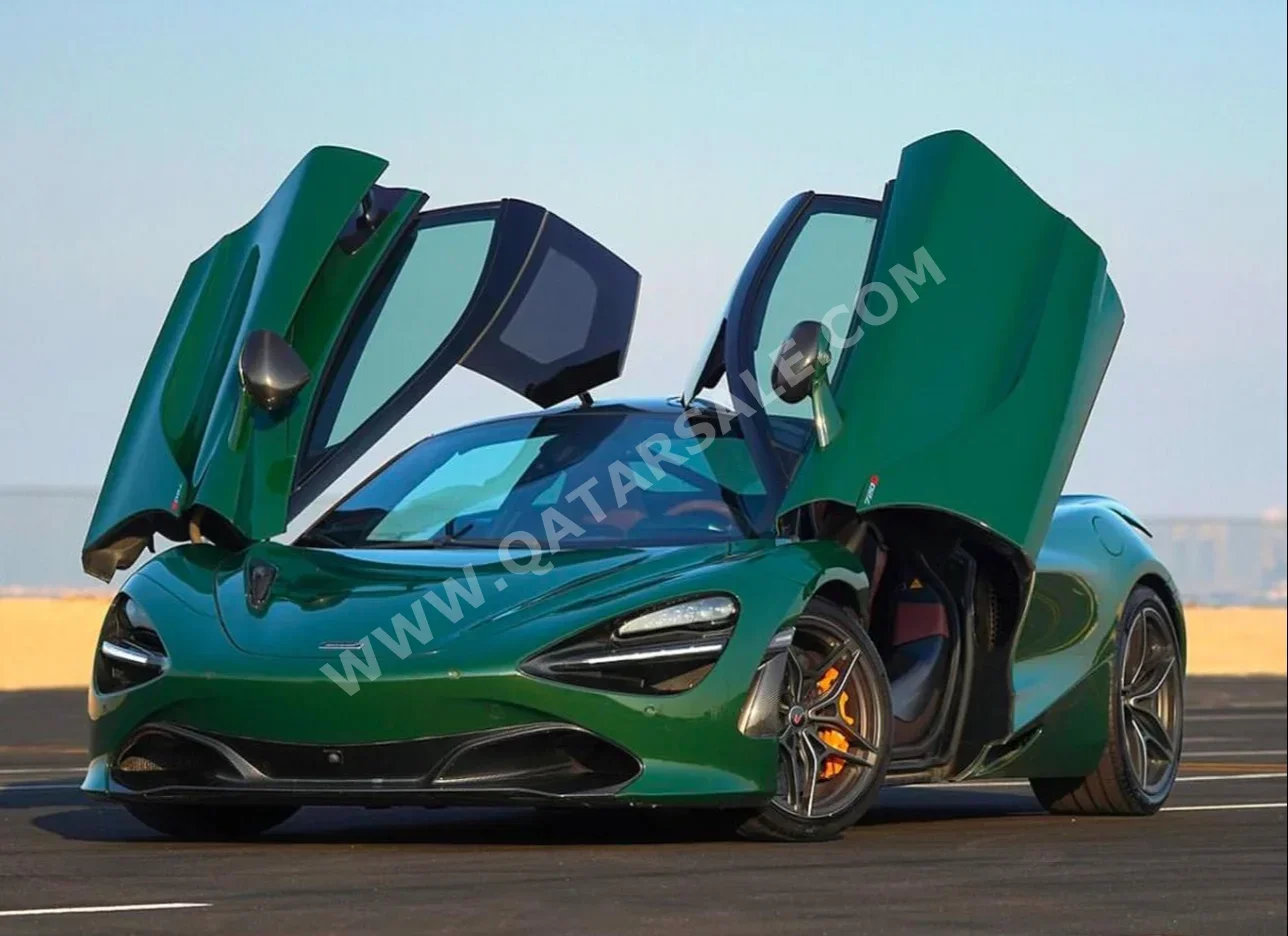 ماكلارين 720 اس 2018 اوتوماتيك 33,000 كم 8 سلندر دفع خلفي كوبيه \ سبورت أخضر تحت الضمان