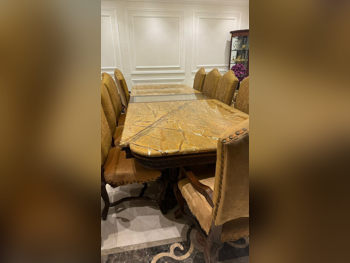 طاولة طعام  - بني وبيج  - قطر  - 12 مقعد