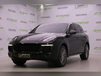 Porsche  Cayenne  2016  Automatic  175,000 Km  6 Cylinder  Four Wheel Drive (4WD)  SUV  Black