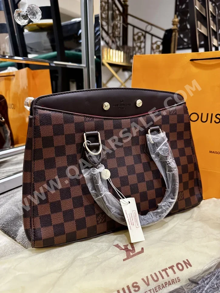 شنطة يد  - لويس فيتون  - بيج  - جلد صناعي  - نسائي