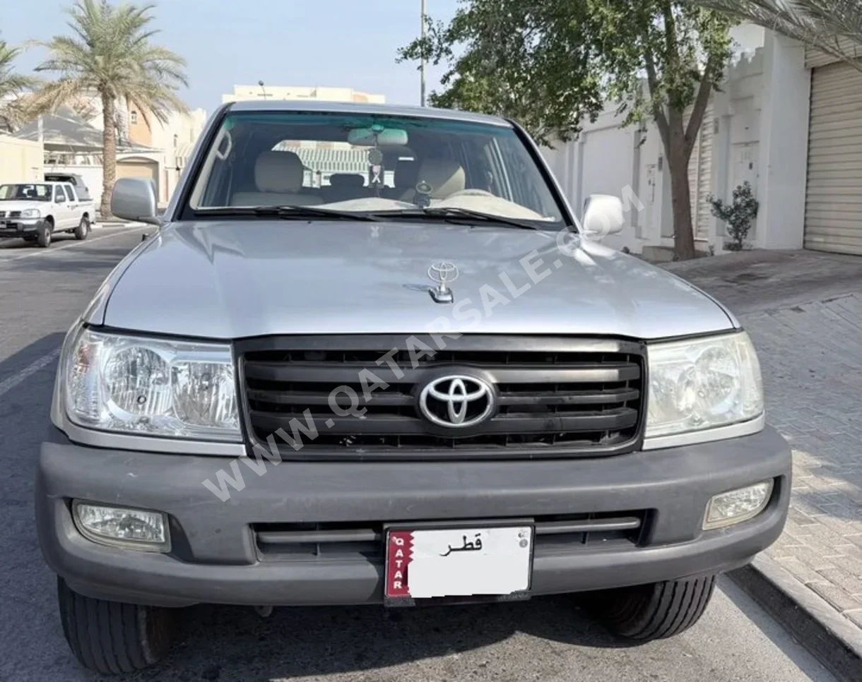 Toyota  Land Cruiser  GX  2006  Automatic  370,000 Km  6 Cylinder  Four Wheel Drive (4WD)  SUV  Silver