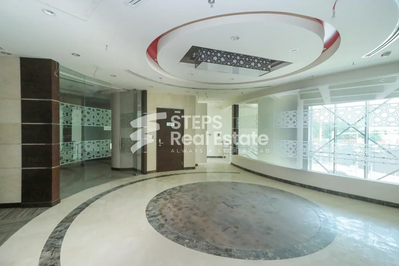 Commercial Shops - Not Furnished  - Doha  For Rent  - Al Sadd