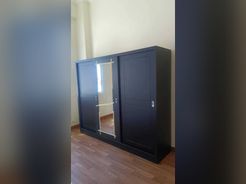 خزائن ودواليب الملابس والزينة - دوحة فيرنيتشر  - خزائن  - أسود