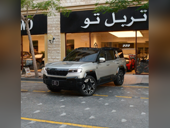 BYD Leopard 8 Flagship 2025 Automatic 22,400 Km 4 Cylinder Four Wheel Drive (4WD) SUV Gold