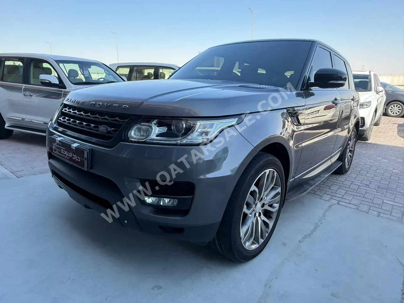 Land Rover  Range Rover  Sport  2014  Automatic  192,000 Km  8 Cylinder  Four Wheel Drive (4WD)  SUV  Silver