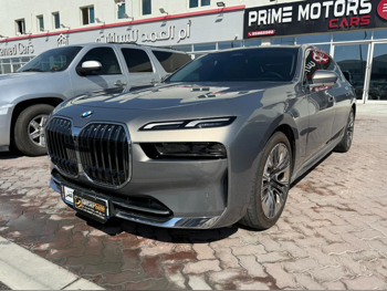 بي ام دبليو  الفئة - السابعة  735 اي  2024  اوتوماتيك  15,000 كم  8 سلندر  دفع رباعي  سيدان  ذهبي  تحت الضمان