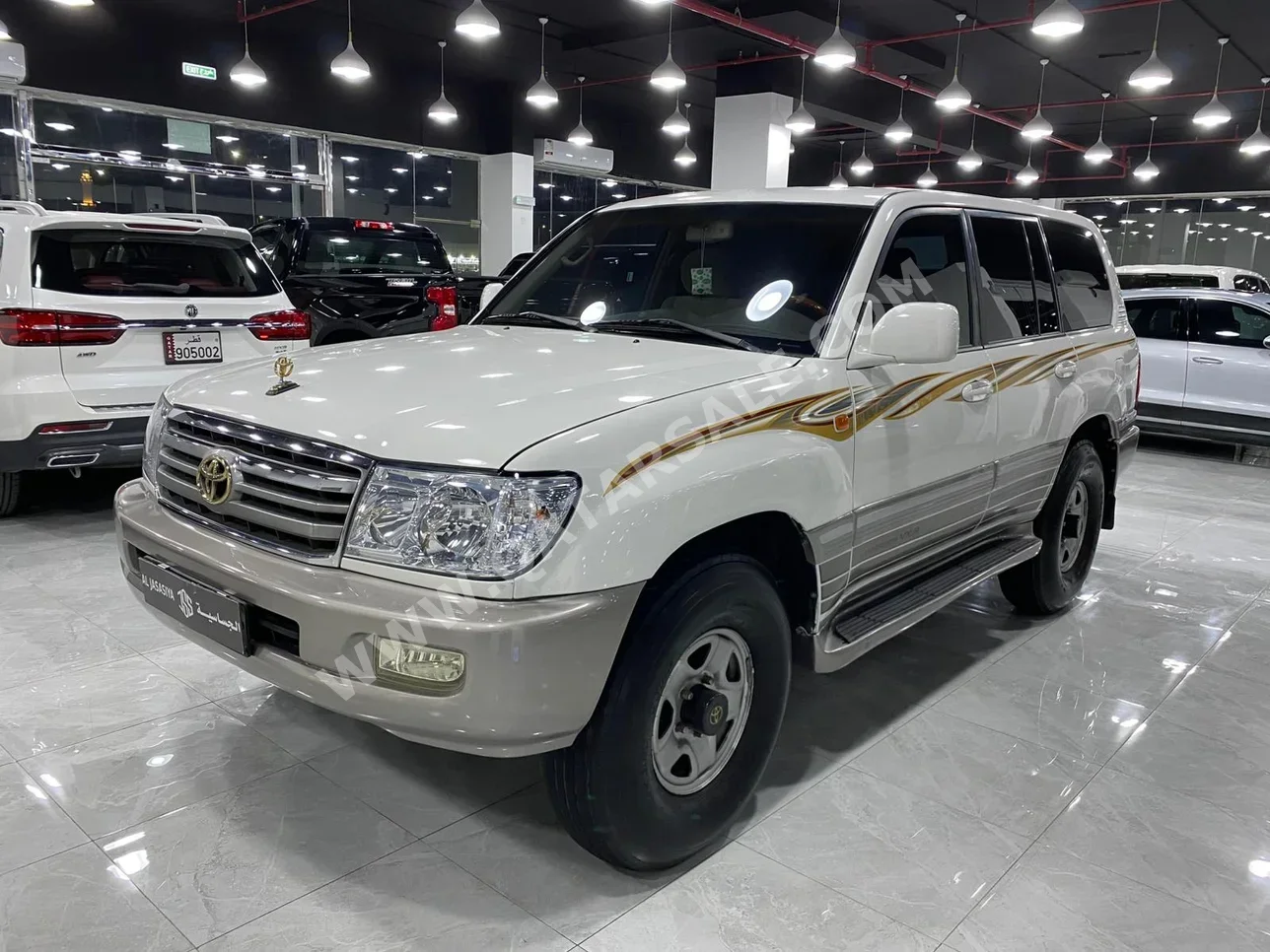Toyota  Land Cruiser  VXR  2006  Automatic  509,000 Km  8 Cylinder  Four Wheel Drive (4WD)  SUV  White