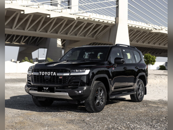 Toyota  Land Cruiser  GR Sport Twin Turbo  2024  Automatic  41,000 Km  6 Cylinder  Four Wheel Drive (4WD)  SUV  Black  With Warranty