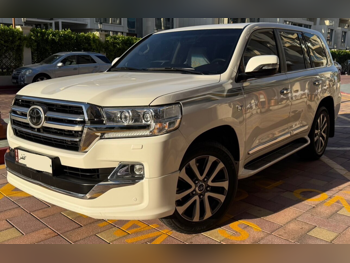 تويوتا لاند كروزر في اكس ار 2019 اوتوماتيك 245,000 كم 8 سلندر دفع رباعي اس يو في أبيض