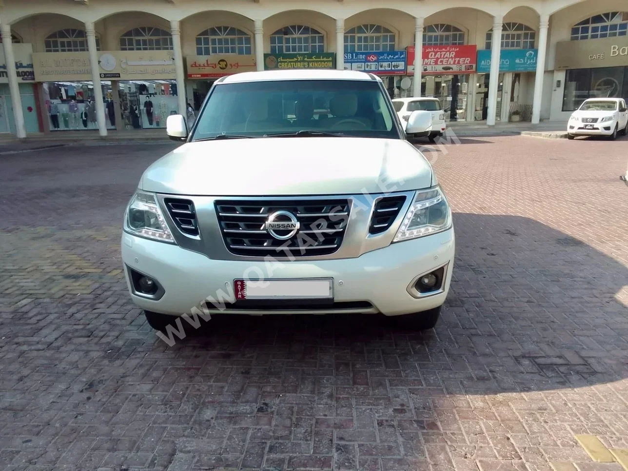 Nissan Patrol SE 2015 Automatic 164,617 Km 8 Cylinder Four Wheel Drive (4WD) SUV White