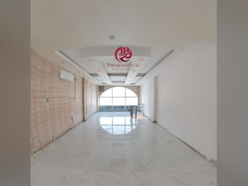 محلات تجارية - غير مفروشة  - الدوحة  للايجار  - فريج بن محمود
