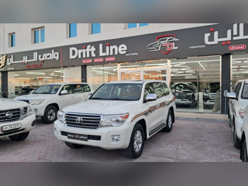 تويوتا لاند كروزر جي اكس ار 2012 اوتوماتيك 556,000 كم 8 سلندر دفع رباعي اس يو في أبيض