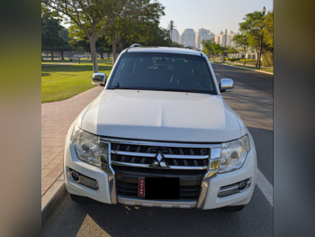 ميتسوبيشي  باجيرو  GLS  2018  اوتوماتيك  98,300 كم  6 سلندر  دفع كلي مستمر  اس يو في  أبيض