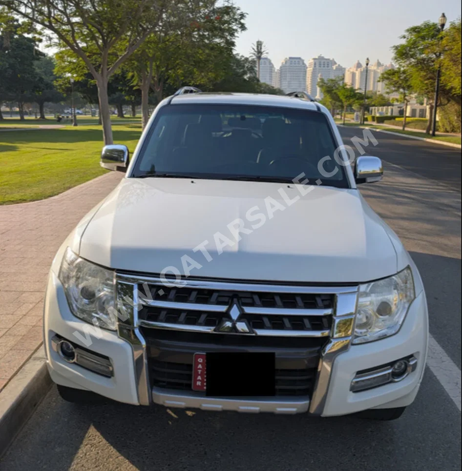 Mitsubishi  Pajero  GLS  2018  Automatic  98,300 Km  6 Cylinder  All Wheel Drive (AWD)  SUV  White
