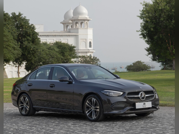 مرسيدس - بنز  200 سي  4 سلندر  سيدان  أسود  2025