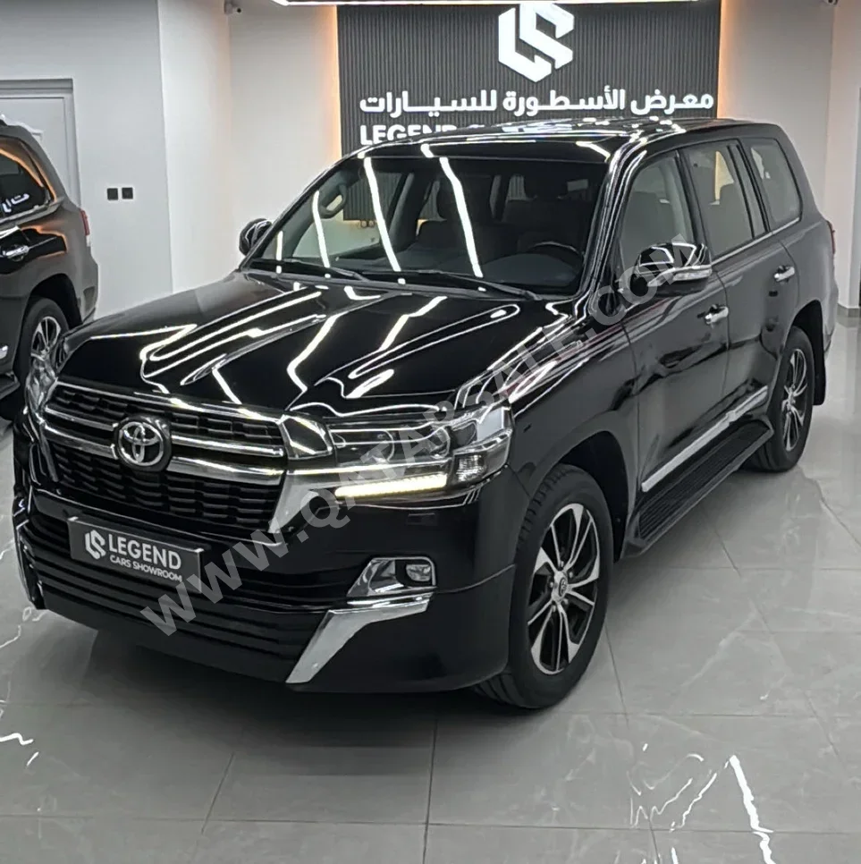 Toyota  Land Cruiser  GXR  2021  Automatic  202,000 Km  8 Cylinder  Four Wheel Drive (4WD)  SUV  Black