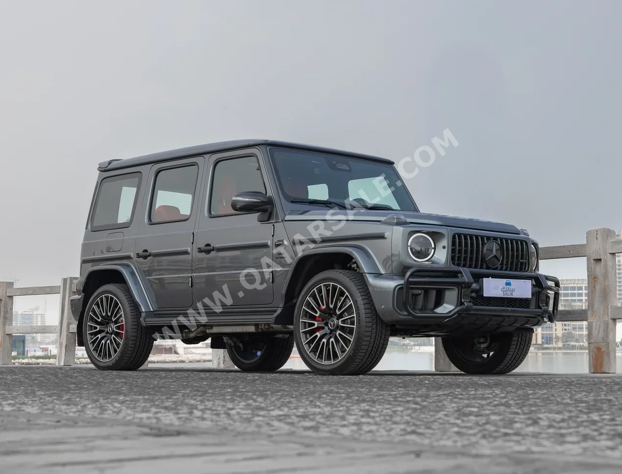 مرسيدس - بنز  جي 63 اي ام جي  8 سلندر  إس يو في 4 في 4  رمادي  2025