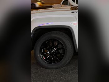 Tire & Rims Made in China /  4 Seasons  Rim Included  275 mm  20"