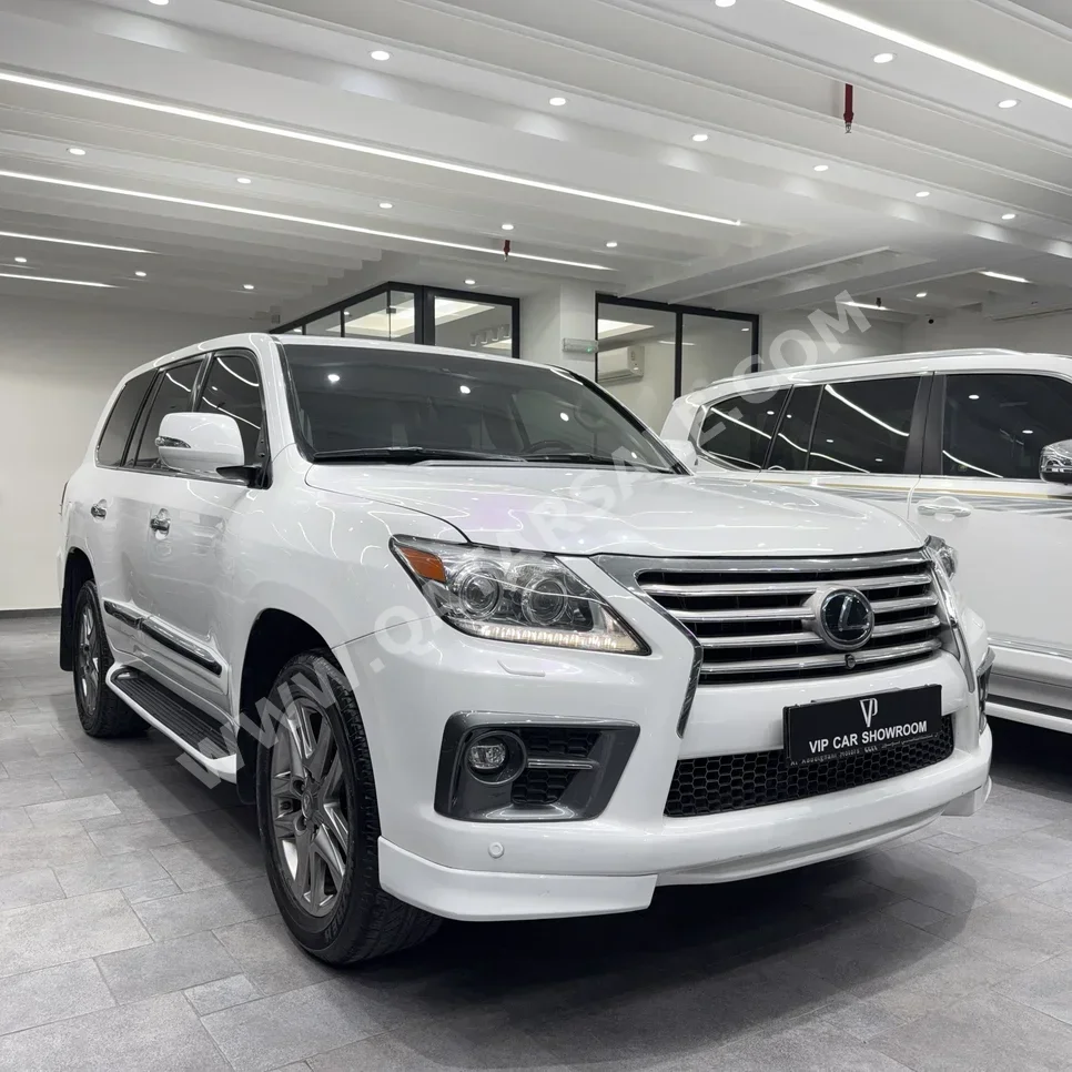 Lexus  LX  570  2015  Automatic  234,000 Km  8 Cylinder  Four Wheel Drive (4WD)  SUV  White