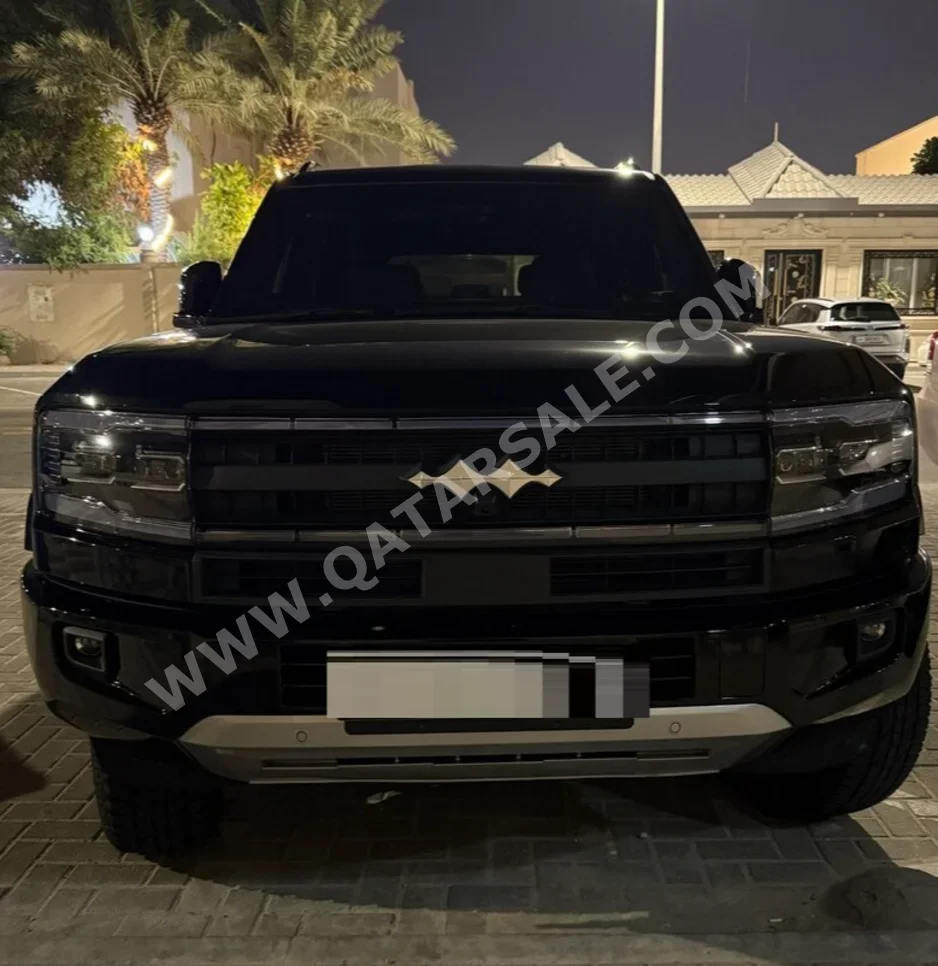 BYD  Leopard 5  Ultra 5  2025  Automatic  3,700 Km  4 Cylinder  All Wheel Drive (AWD)  SUV  Black  With Warranty