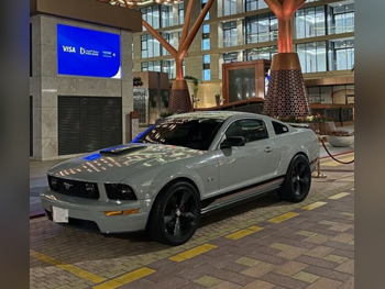 فورد  موستانغ  جي تي  2007  اوتوماتيك  152,000 كم  8 سلندر  دفع خلفي  كوبيه \ سبورت  رمادي