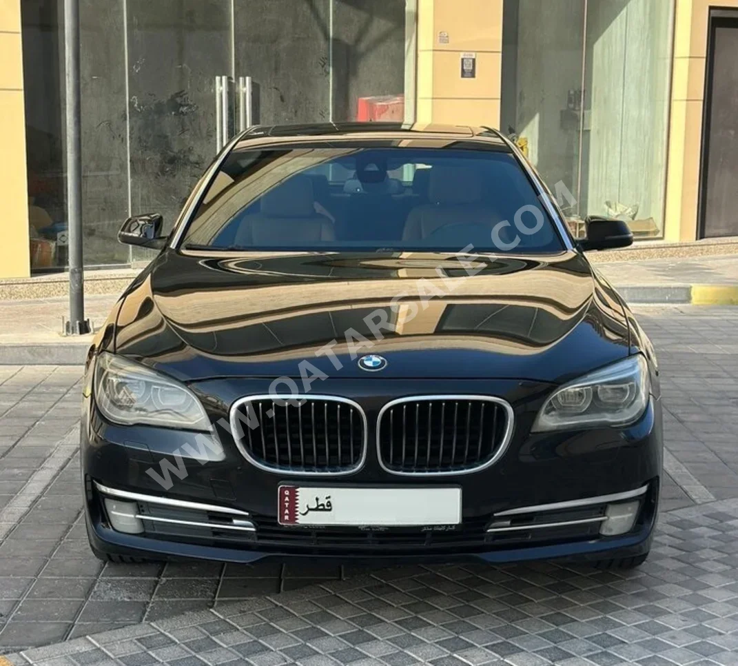 بي ام دبليو الفئة - السابعة 730 Li 2014 اوتوماتيك 200,000 كم 6 سلندر دفع خلفي سيدان أسود
