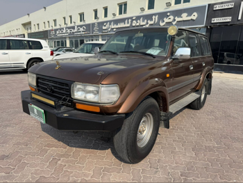 تويوتا  لاند كروزر  جي اكس ار  1997  اوتوماتيك  532,000 كم  6 سلندر  دفع رباعي  اس يو في  بني