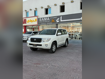 Toyota  Land Cruiser  G  2013  Automatic  330,000 Km  6 Cylinder  Four Wheel Drive (4WD)  SUV  White