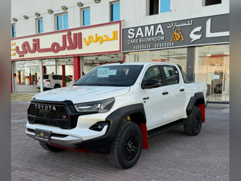 تويوتا  هاي لوكس  جي ار سبورت  2025  اوتوماتيك  0 كم  6 سلندر  دفع رباعي  بيكب  أبيض  تحت الضمان