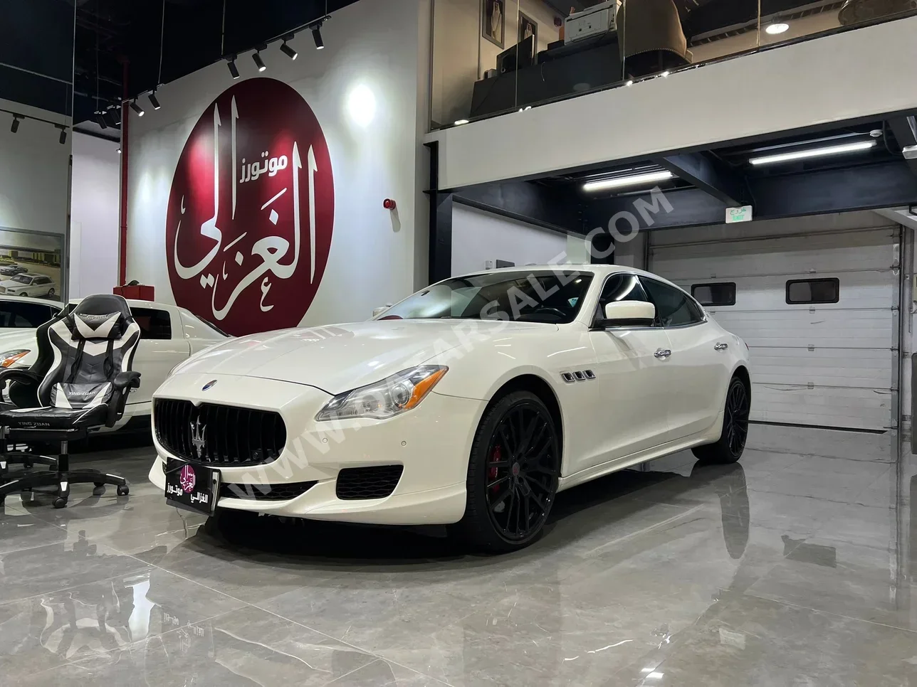 مزاراتي كواتروبورتي جي تي اس 2015 اوتوماتيك 95,000 كم 8 سلندر دفع كلي مستمر سيدان أبيض لؤلؤي