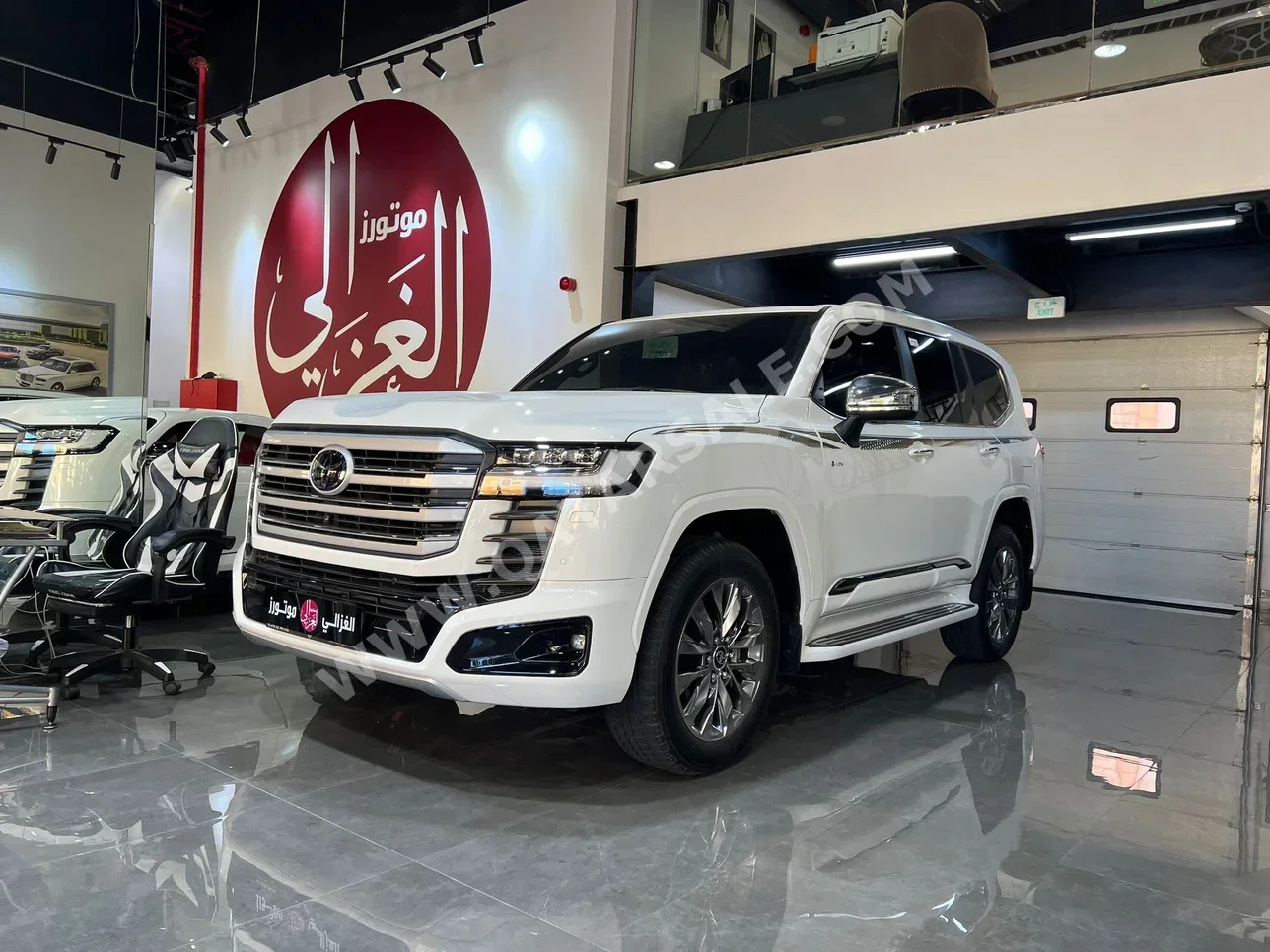 Toyota Land Cruiser VXR Twin Turbo 2025 Automatic 1,000 Km 6 Cylinder Four Wheel Drive (4WD) SUV White With Warranty