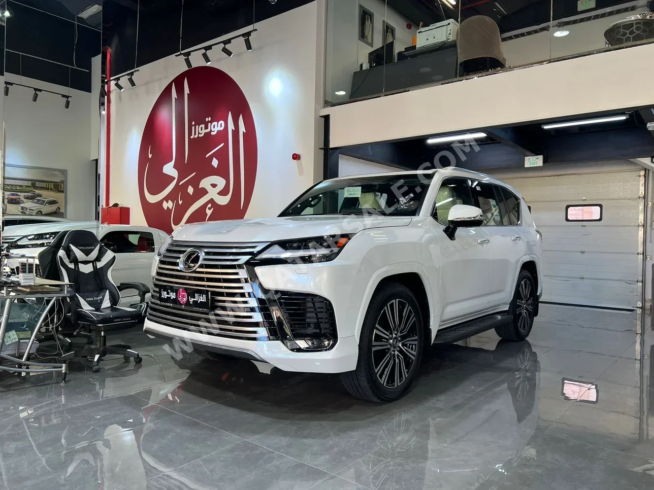 لكزس ال اكس 600 لكجري 2025 اوتوماتيك 1,000 كم 6 سلندر دفع رباعي اس يو في أبيض لؤلؤي تحت الضمان