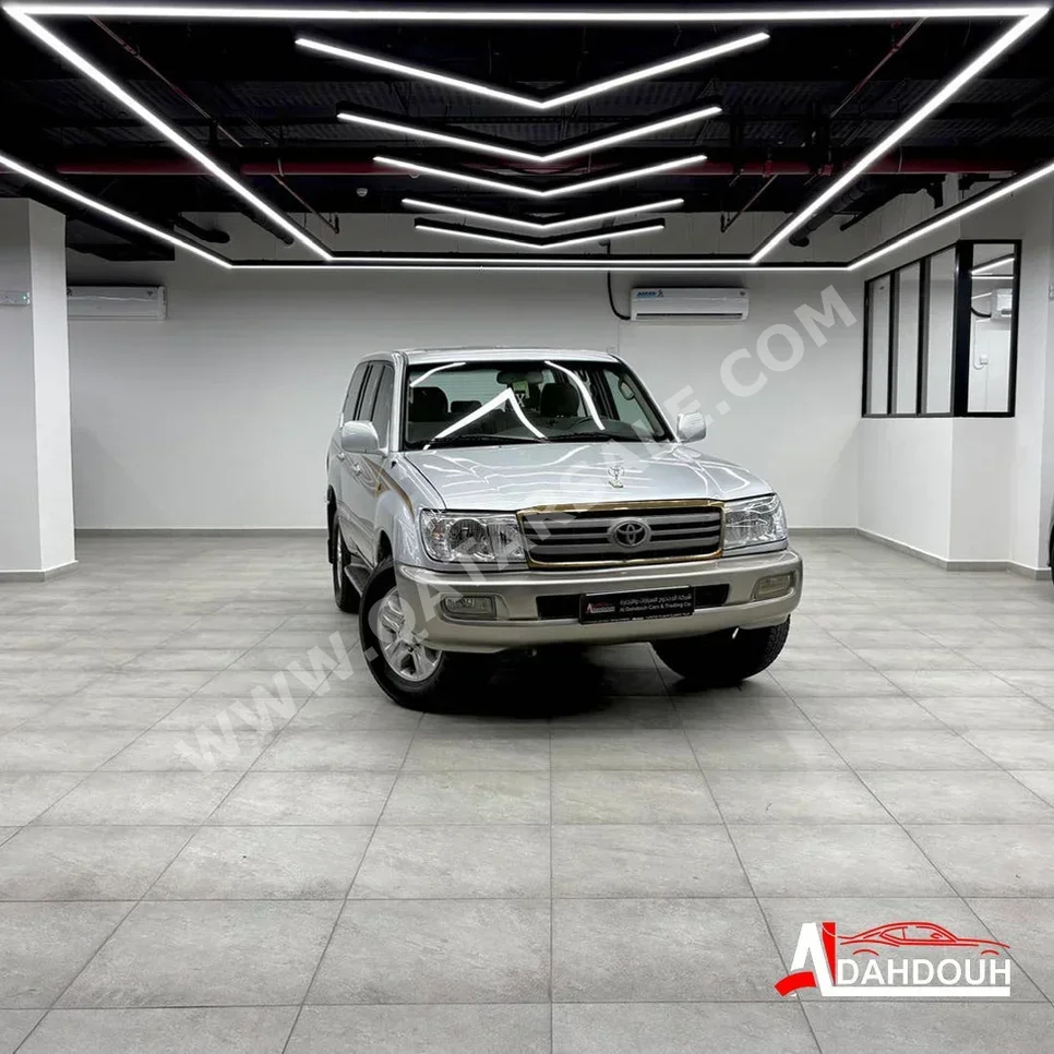 تويوتا  لاند كروزر  جي اكس ار  2007  اوتوماتيك  463,000 كم  6 سلندر  دفع رباعي  اس يو في  فضي