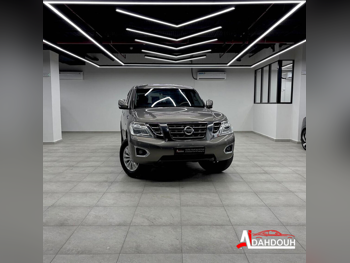 Nissan  Patrol  SE  2015  Automatic  218,000 Km  8 Cylinder  Four Wheel Drive (4WD)  SUV  Gray