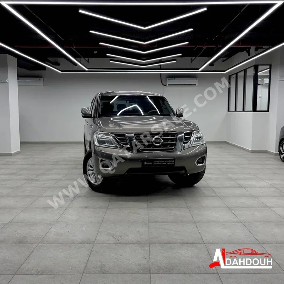 نيسان باترول اس اي 2015 اوتوماتيك 218,000 كم 8 سلندر دفع رباعي اس يو في رمادي