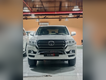Toyota  Land Cruiser  GXR  2019  Automatic  131,000 Km  6 Cylinder  Four Wheel Drive (4WD)  SUV  White