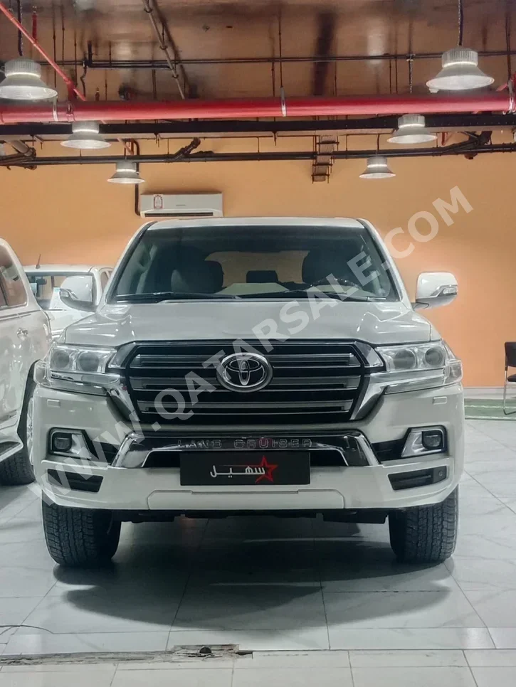 Toyota Land Cruiser GXR 2019 Automatic 131,000 Km 6 Cylinder Four Wheel Drive (4WD) SUV White