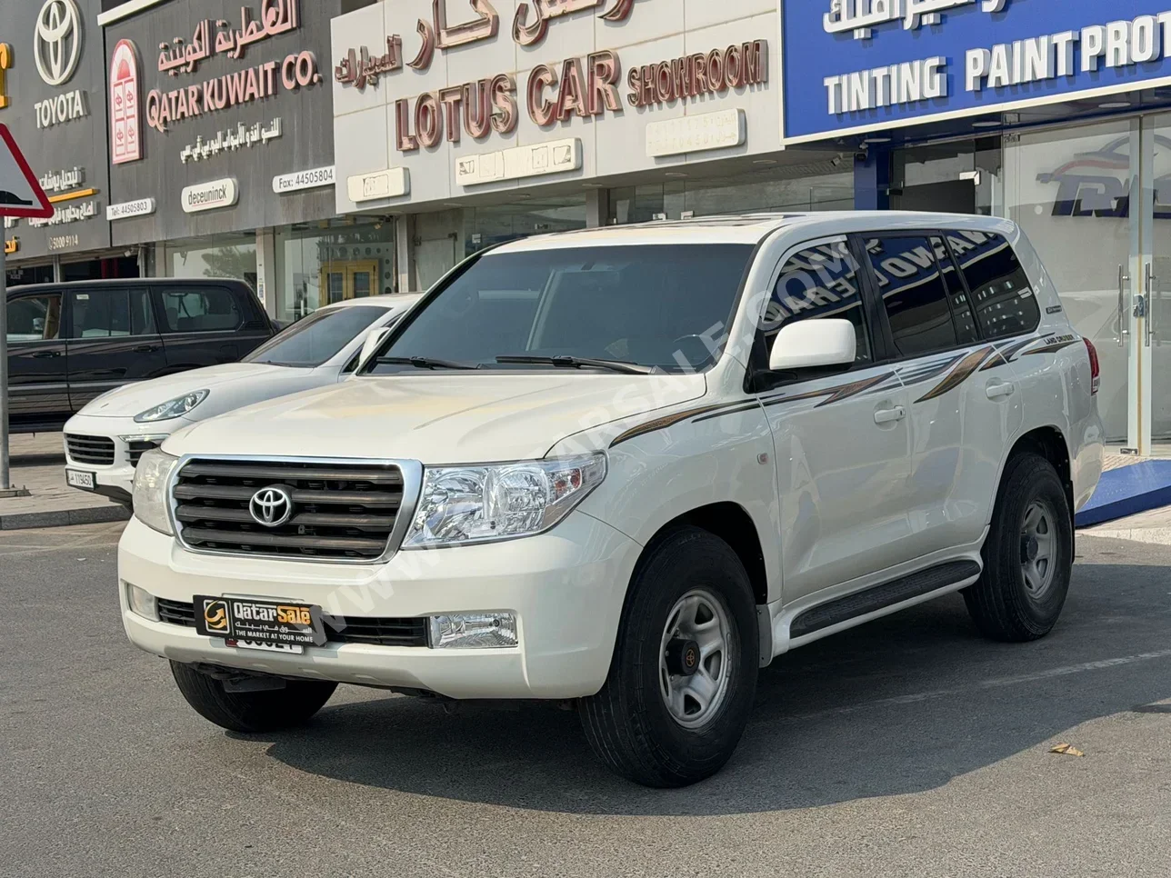 تويوتا لاند كروزر جي لمتيد 2010 اوتوماتيك 335,000 كم 6 سلندر دفع رباعي اس يو في أبيض