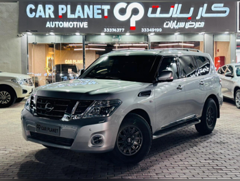 نيسان  باترول  تيتانيوم  2017  اوتوماتيك  185,000 كم  8 سلندر  دفع رباعي  اس يو في  أسود و فضي