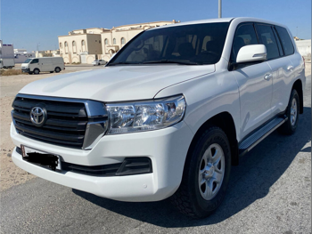Toyota  Land Cruiser  G  2016  Automatic  255,000 Km  6 Cylinder  Four Wheel Drive (4WD)  SUV  White