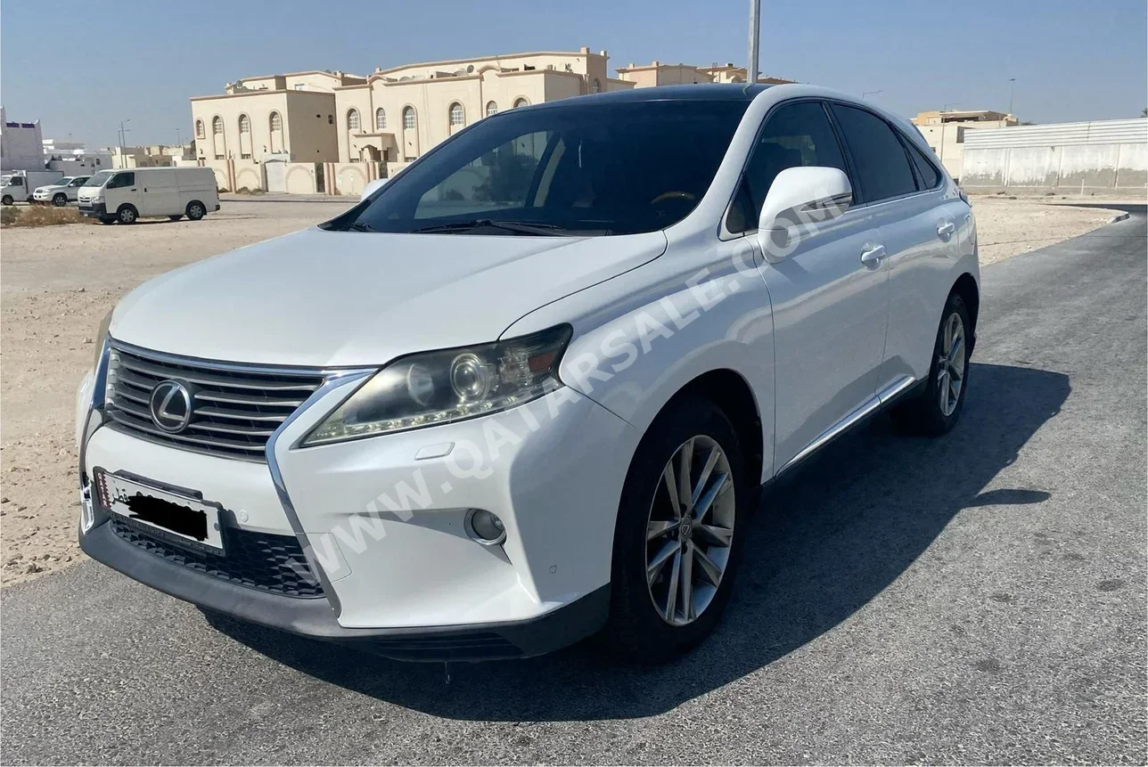 لكزس ار اكس 350 2013 اوتوماتيك 130,000 كم 6 سلندر دفع رباعي اس يو في أبيض